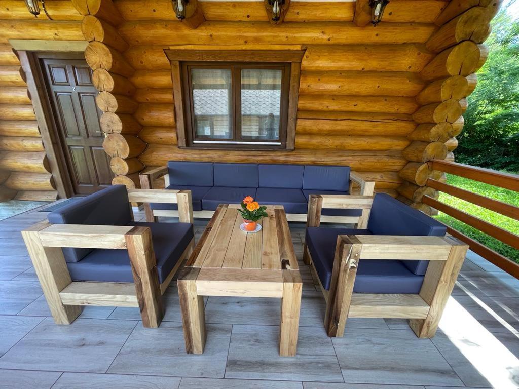 Casutele Din Moisei Hotel Buitenkant foto