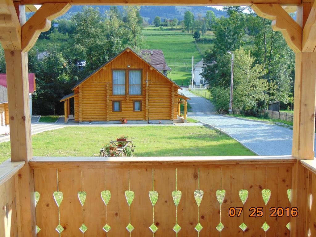Casutele Din Moisei Hotel Buitenkant foto
