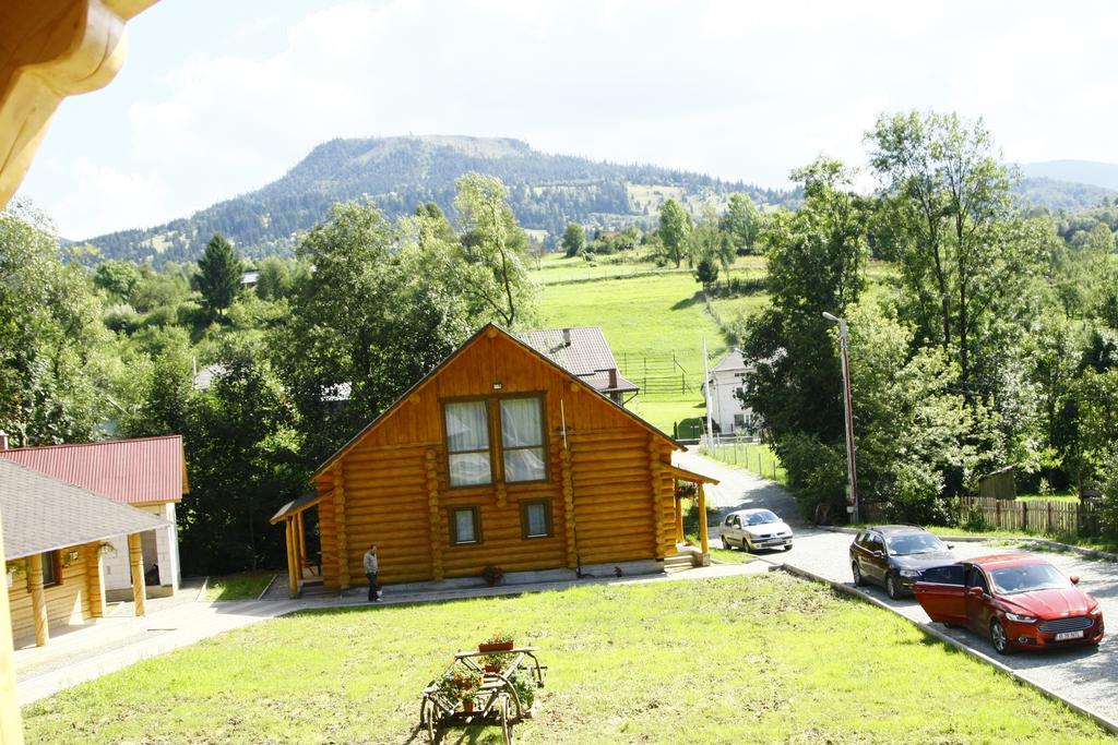 Casutele Din Moisei Hotel Buitenkant foto