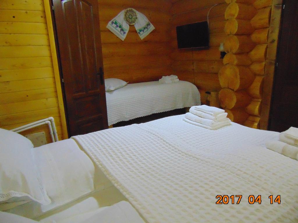 Casutele Din Moisei Hotel Kamer foto