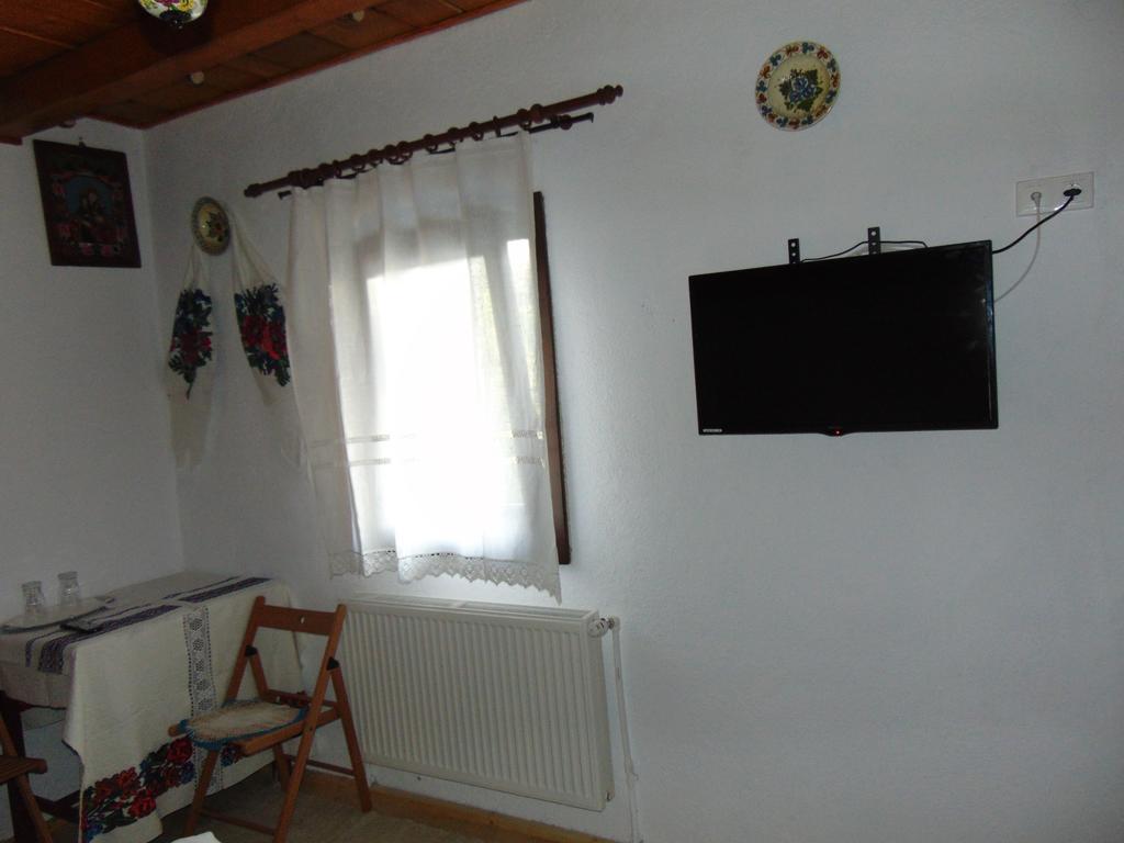Casutele Din Moisei Hotel Buitenkant foto